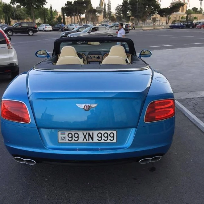 Хайам Нисанов приобрел роскошный кабриолет Bentley за 300 000 долларов