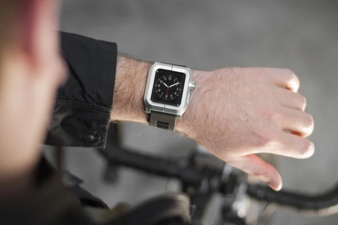 Защитный чехол для Apple Watch за 100 долларов (видео)