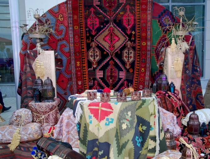 Представители СМИ на праздничной вечеринке в медиа-деревне Евроигр