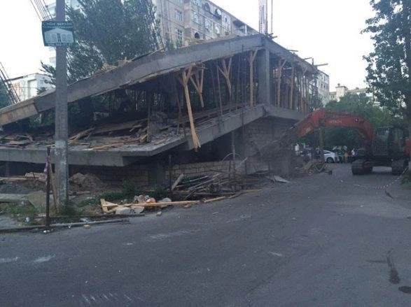 В Бинагадинском районе снесена незаконная постройка