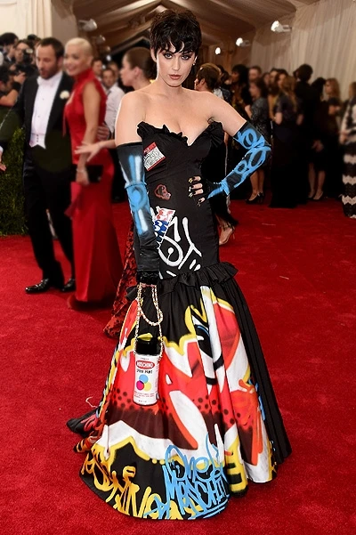 Кэти Перри стала новым лицом бренда Moschino