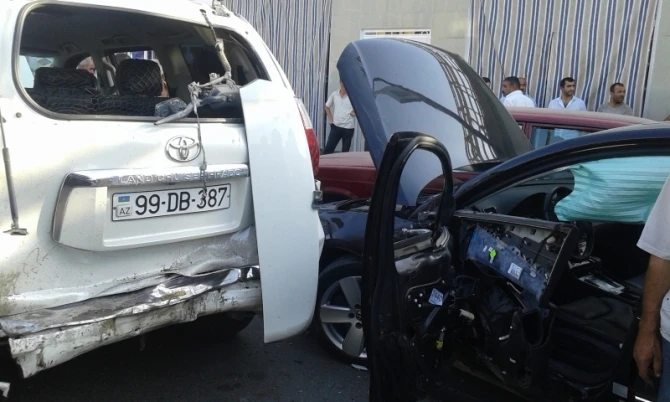 В Азербайджане Toyota с госсерией 