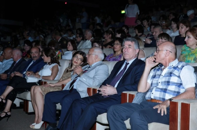 Народная артистка Азербайджана Амалия Панахова отметила юбилей
