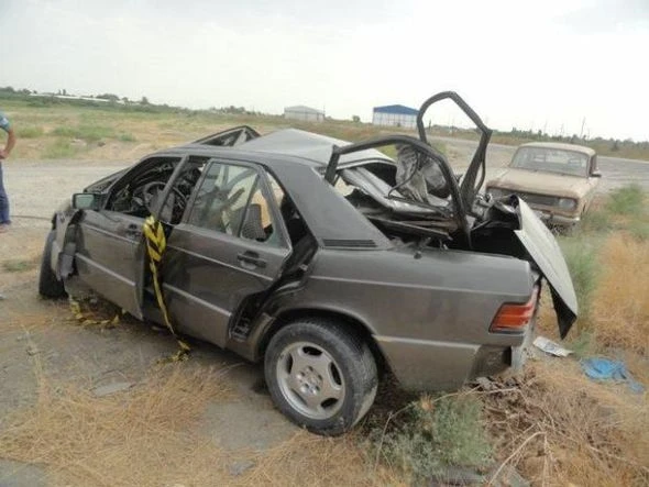 В Азербайджане двое молодых парней погибли в аварии
