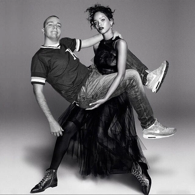 Мастер фотоприколов гениально и смешно фотошопит себя со знаменитостями