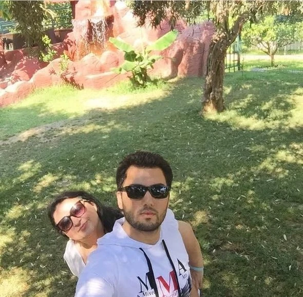 Tунзаля Алиева отдыхает с мужем в Анталии
