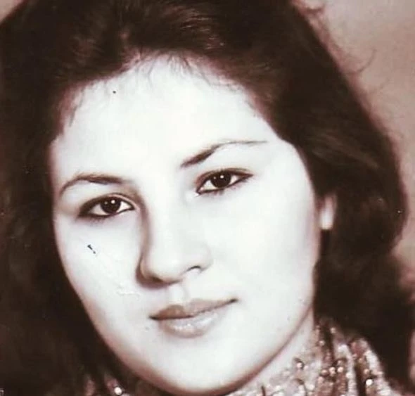 Айбениз Гашимова поделилась своими фотографиями 80-ых годов