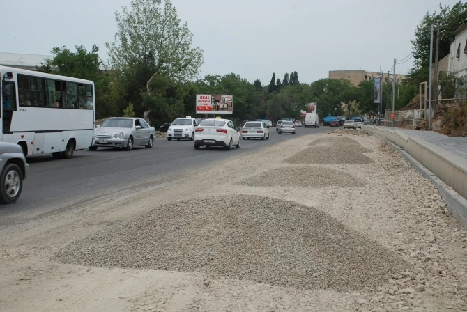В Баку на ремонт закрываются сразу две центральные улицы