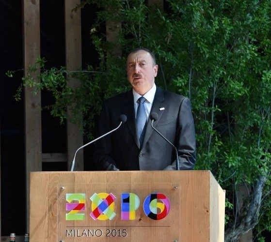 Президент Ильхам Алиев и его супруга в павильоне Азербайджана на Milan Expo 2015