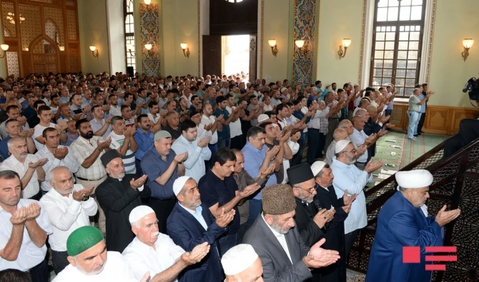 В Азербайджане совершен праздничный намаз