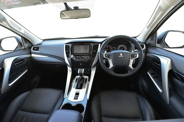 Представлен внедорожник Mitsubishi Pajero Sport нового поколения