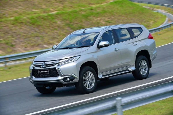 Представлен внедорожник Mitsubishi Pajero Sport нового поколения