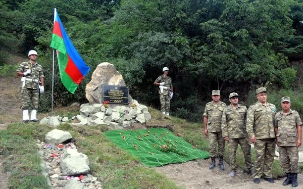 Дзюдоист Ильхам Закиев посетил солдат на линии фронта