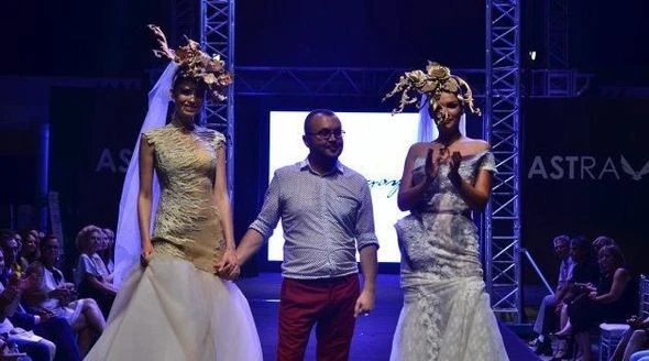 Модель Гюнай Мусаева на подиуме на Кипре