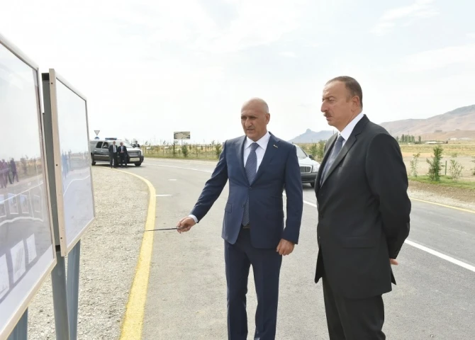 Президент Ильхам Алиев принял участие в открытии автодороги Сиязань-Машриф