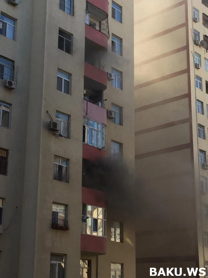 В Баку горит новостройка (обновлено)