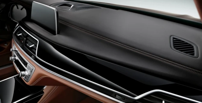 BMW INDIVIDUAL наградили эксклюзивностью новую 