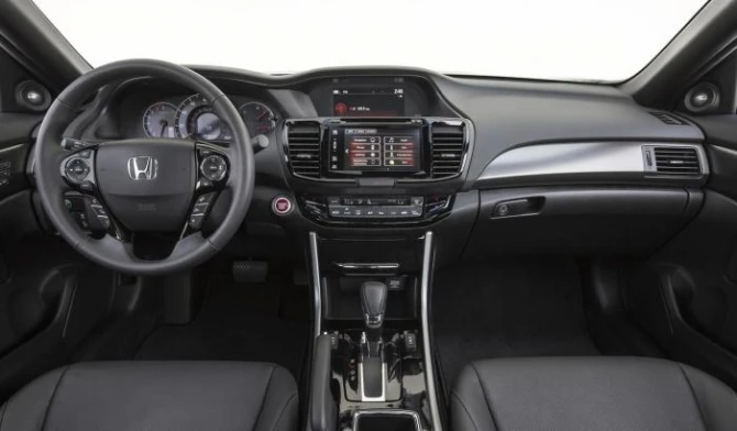 Представлено обновленное купе Honda Accord
