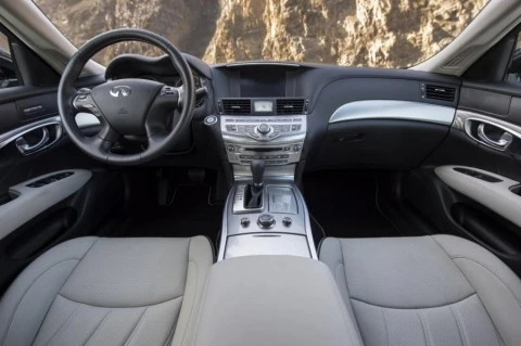 Infiniti представил седан Q70 Premium Select Edition