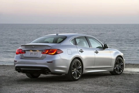 Infiniti представил седан Q70 Premium Select Edition