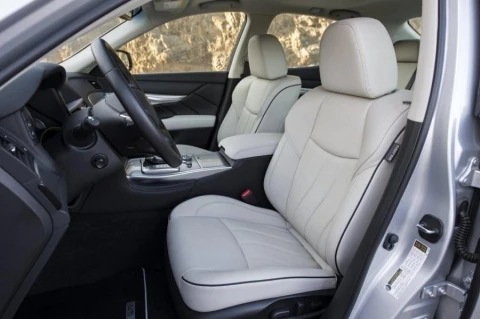 Infiniti представил седан Q70 Premium Select Edition