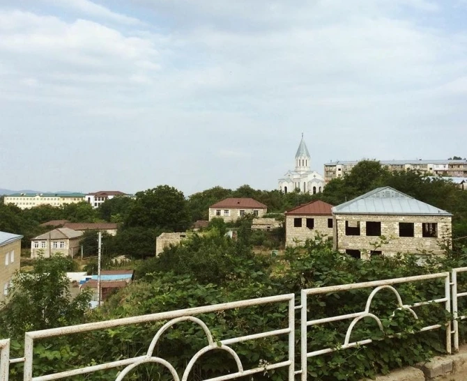 Как отдыхают армянки в Шуше (фото)