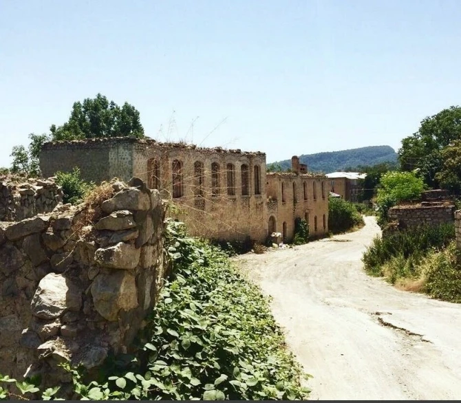 Как отдыхают армянки в Шуше (фото)