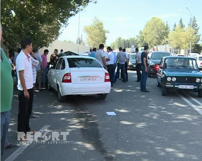 В Баку в результате тяжелого ДТП скончался водитель
