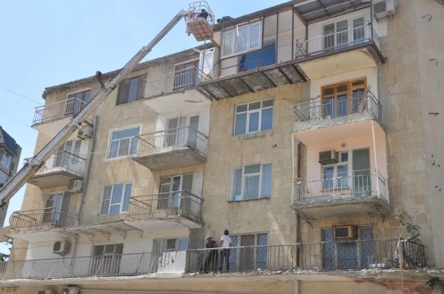 В Баку снесут все пристроенные балконы (официально)