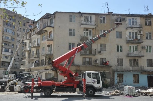 В Баку снесут все пристроенные балконы (официально)