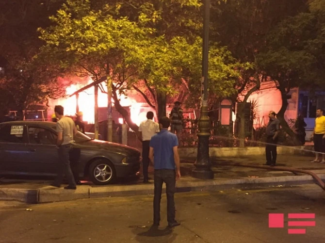 В бакинском цехе произошел сильный пожар