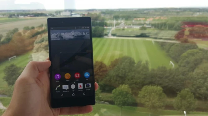 Фото неанонсированных смартфонов Sony 