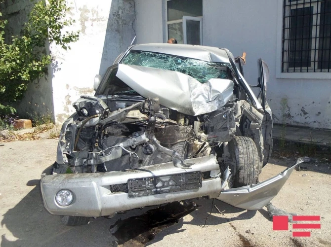 На дороге Баку-Губа произошло тяжелое ДТП: 2 человека погибли, 3 ранены