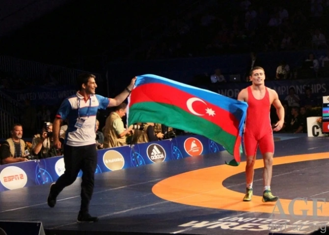 Расул Чунаев, одолев армянина, стал чемпионом мира (видео)