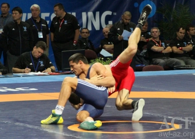 Расул Чунаев, одолев армянина, стал чемпионом мира (видео)