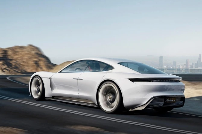 Porsche создала 600-сильный электрический суперкар
