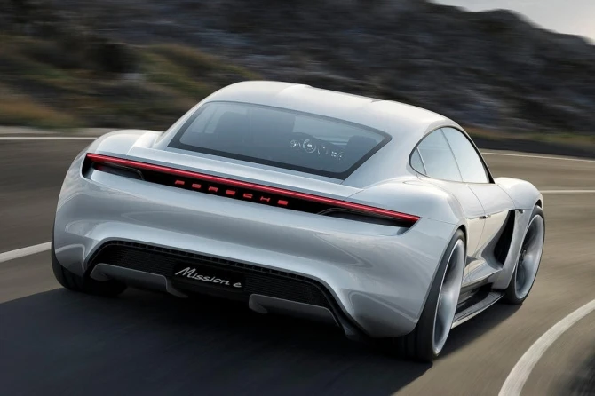 Porsche создала 600-сильный электрический суперкар
