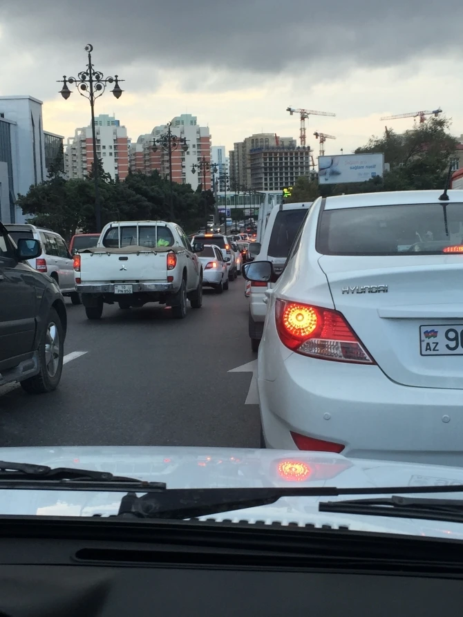 На трассе Баку-Сумгайыт снова огромные пробки
