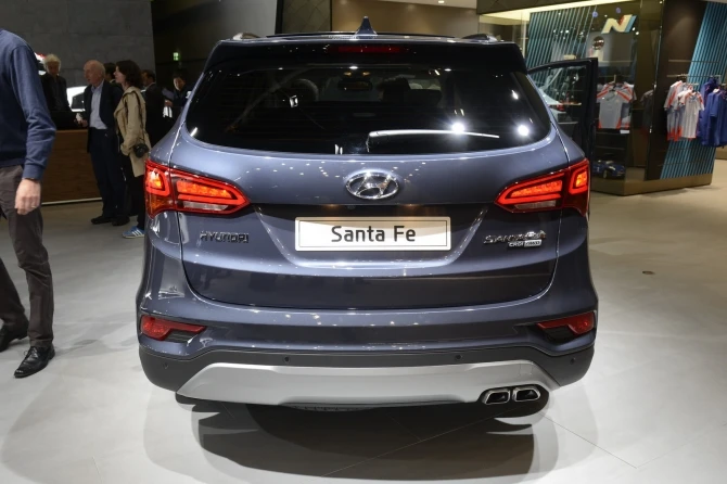 На Франкфуртском автосалоне представили евроверсию обновленного Hyundai Santa Fe