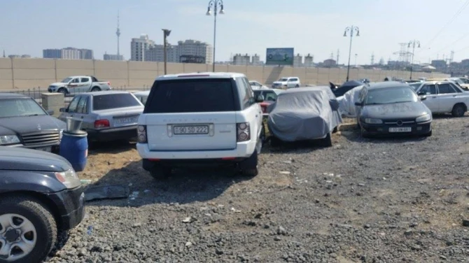 Очередная порция дорогих автомобилей оказалась на 