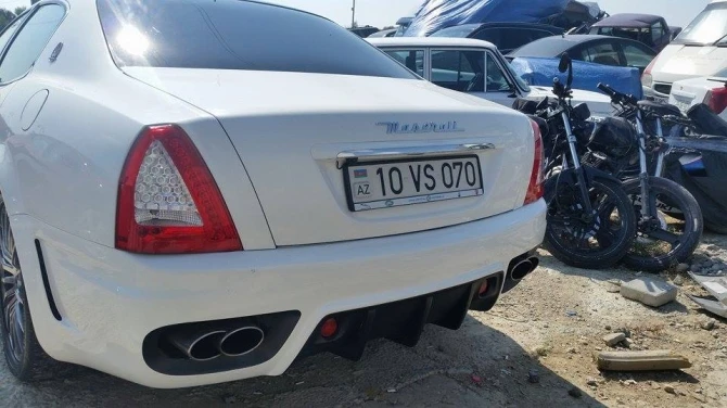 Очередная порция дорогих автомобилей оказалась на 
