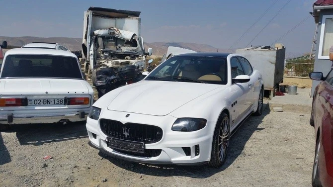 Очередная порция дорогих автомобилей оказалась на 