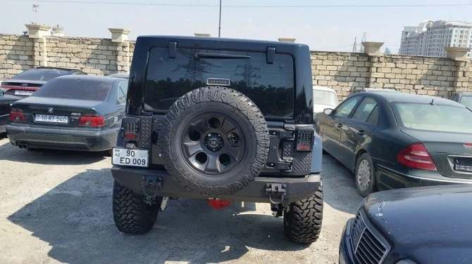 Очередная порция дорогих автомобилей оказалась на 