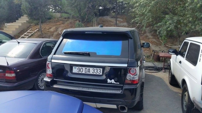 Очередная порция дорогих автомобилей оказалась на 
