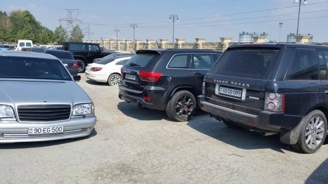 Очередная порция дорогих автомобилей оказалась на 