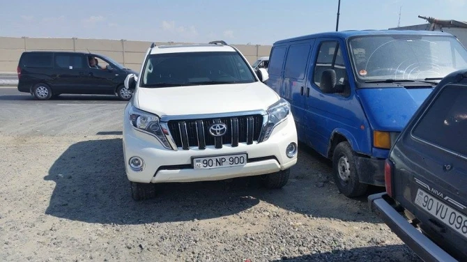 Очередная порция дорогих автомобилей оказалась на 