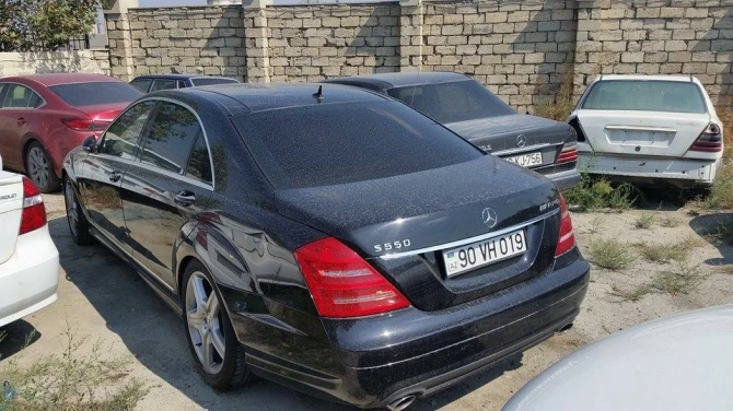 Очередная порция дорогих автомобилей оказалась на 
