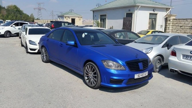 Очередная порция дорогих автомобилей оказалась на 