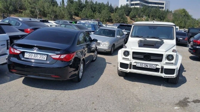 Очередная порция дорогих автомобилей оказалась на 