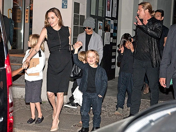 Анджелина Джоли и Брэд Питт усыновят беженца из Сирии